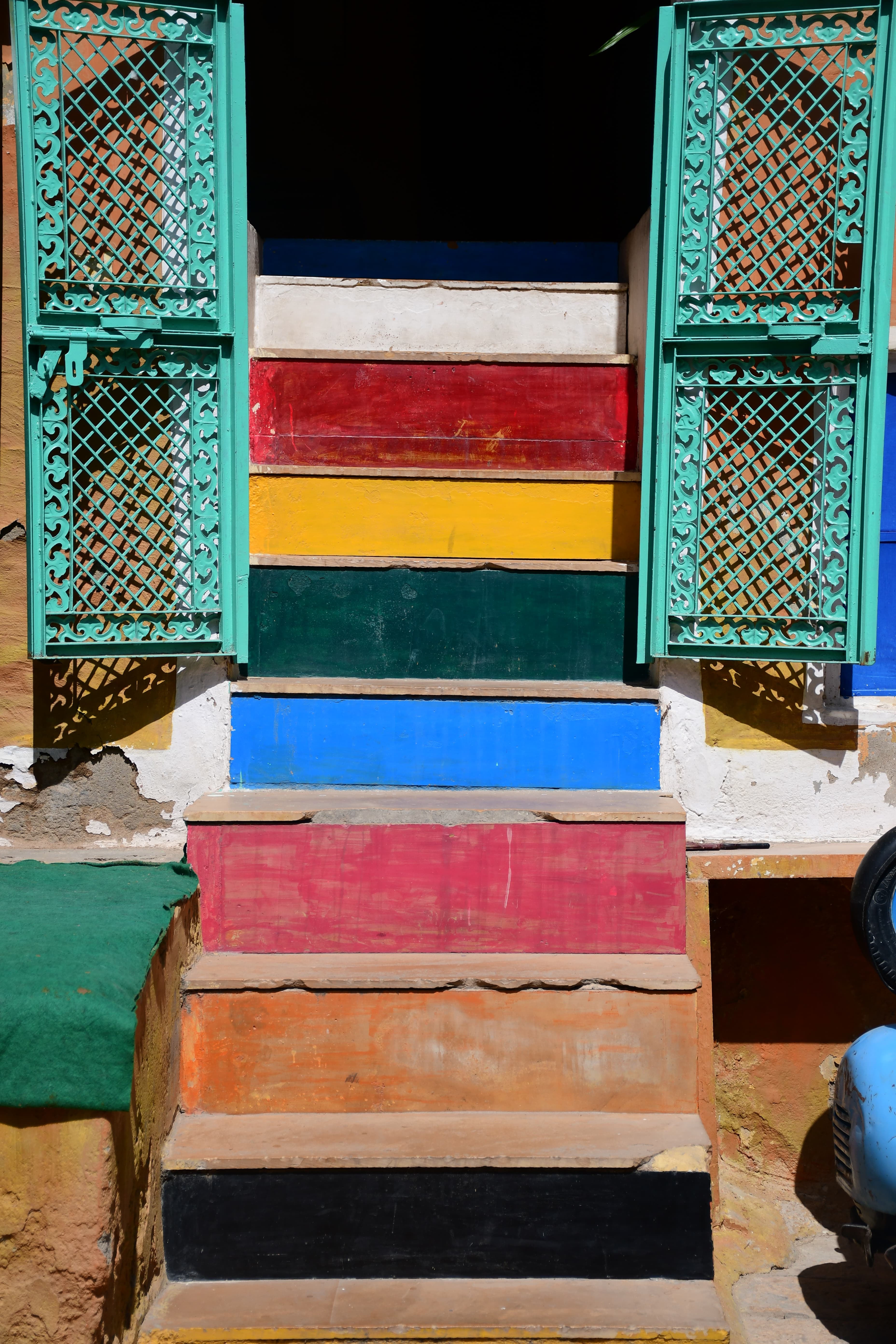 Colorful Stairway Geometry